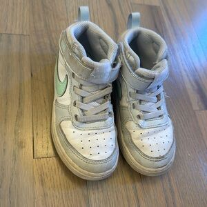 KIDS UNISEX NIKE HIGH TOPS